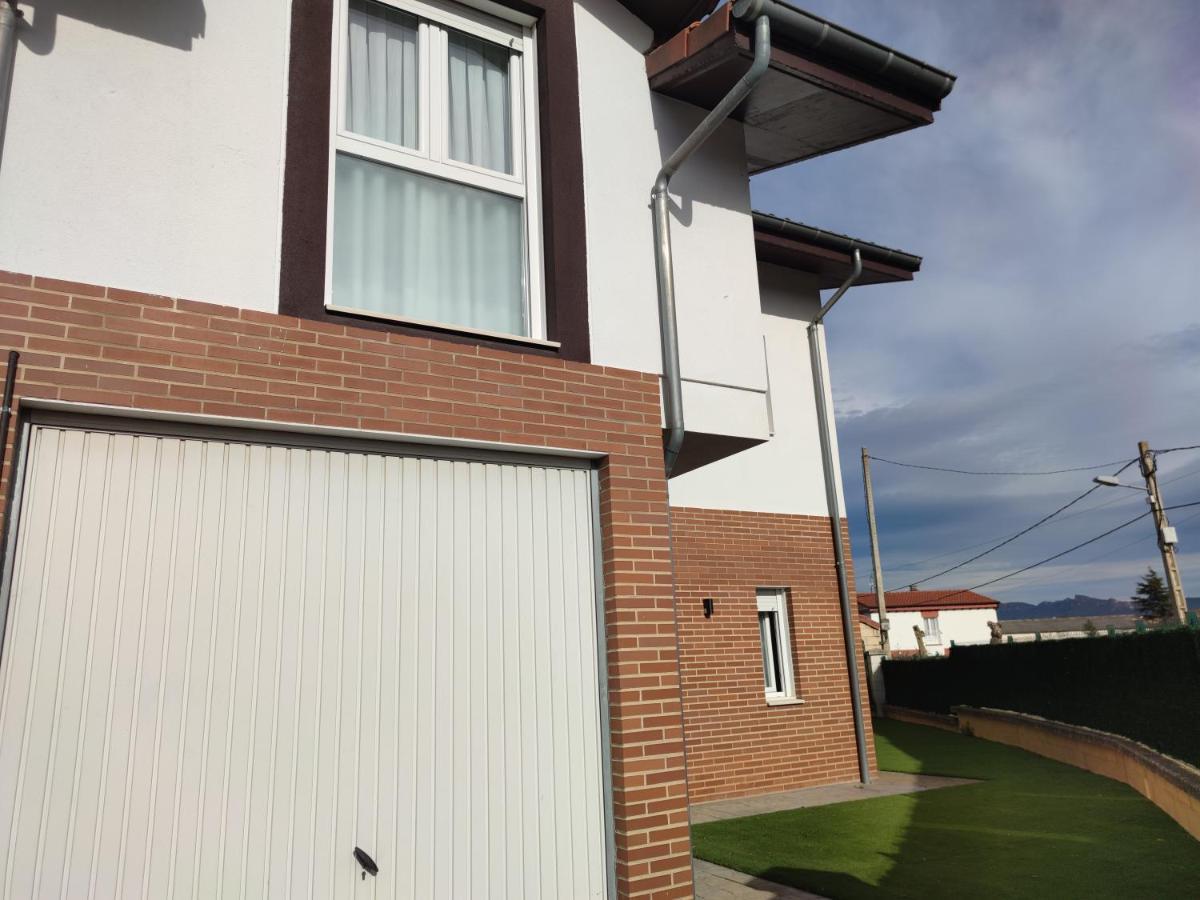 Chalet Con Amplio Jardin 卡萨拉雷纳 外观 照片